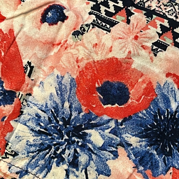 Terra & sky lightweight flowy country checks and flowers ruffle sleeves - Picture 4 of 4